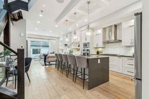 2918 6 Avenue Nw, Calgary, AB - Indoor Photo Showing Kitchen With Upgraded Kitchen