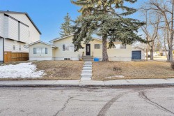 109 Hudson Road NW Calgary, AB T2K 0J4