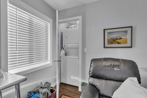 109 Hudson Road Nw, Calgary, AB - Indoor Photo Showing Laundry Room