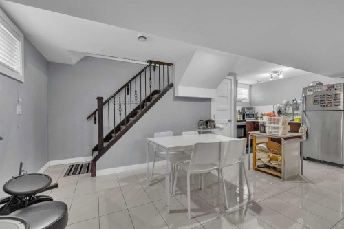 109 Hudson Road Nw, Calgary, AB - Indoor