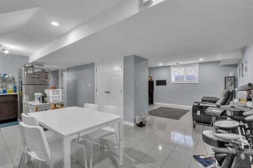 109 Hudson Road Nw, Calgary, AB - Indoor