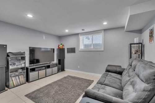 109 Hudson Road Nw, Calgary, AB - Indoor Photo Showing Basement