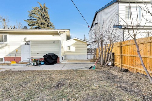 109 Hudson Road Nw, Calgary, AB - Outdoor