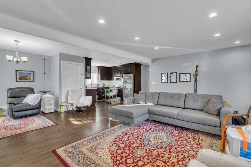 109 Hudson Road Nw, Calgary, AB - Indoor Photo Showing Living Room