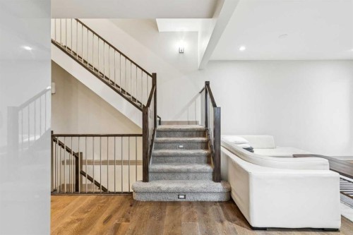 3922 19 Street Sw, Calgary, AB - Indoor Photo Showing Other Room