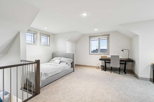 3922 19 Street Sw, Calgary, AB - Indoor Photo Showing Bedroom