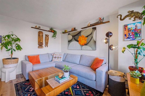 301-1309 14 Avenue Sw, Calgary, AB - Indoor Photo Showing Living Room