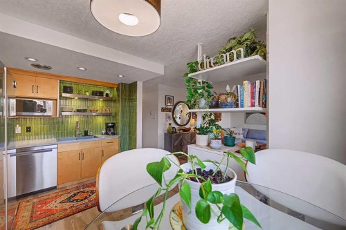 301-1309 14 Avenue Sw, Calgary, AB - Indoor