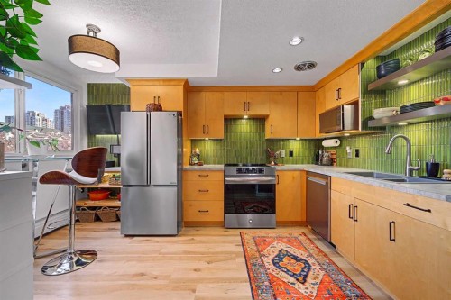 301-1309 14 Avenue Sw, Calgary, AB - Indoor Photo Showing Kitchen With Stainless Steel Kitchen With Double Sink