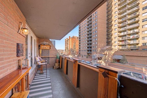 301-1309 14 Avenue Sw, Calgary, AB - Outdoor With Balcony