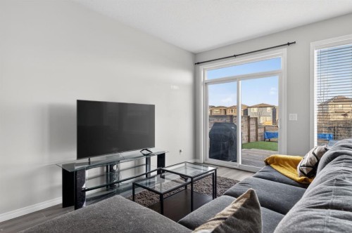 247 Belmont Heath Sw, Calgary, AB - Indoor Photo Showing Living Room