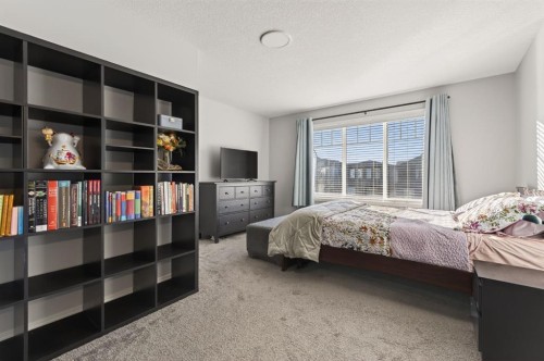 247 Belmont Heath Sw, Calgary, AB - Indoor Photo Showing Bedroom