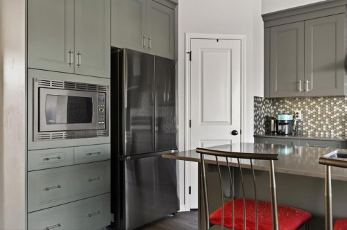 247 Belmont Heath Sw, Calgary, AB - Indoor Photo Showing Kitchen