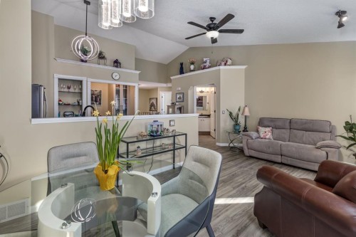 321 De Foras Close Nw, High River, AB - Indoor Photo Showing Living Room
