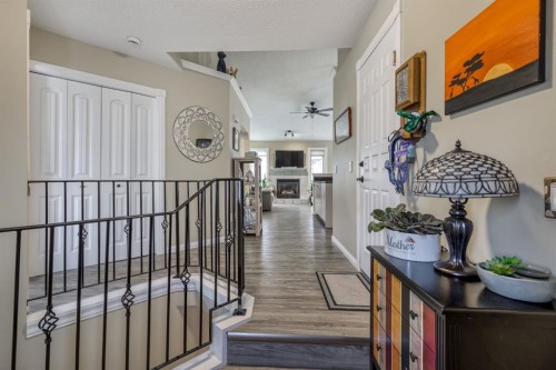 321 De Foras Close Nw, High River, AB - Indoor Photo Showing Other Room