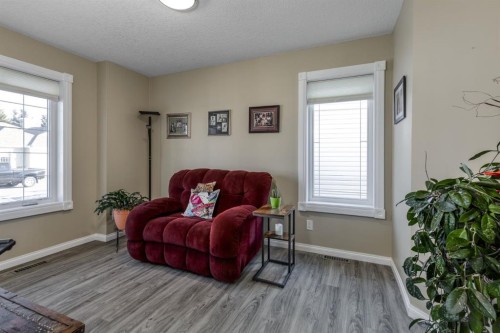 321 De Foras Close Nw, High River, AB - Indoor
