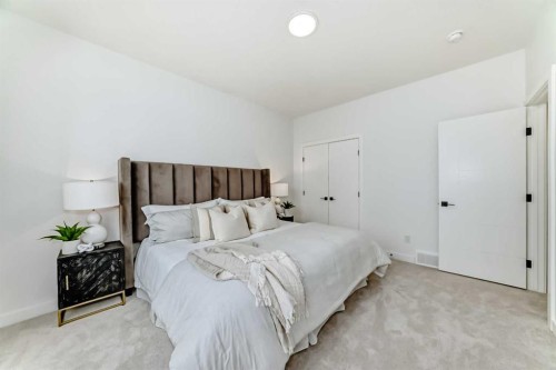 8530 Bowness Road Nw, Calgary, AB - Indoor Photo Showing Bedroom