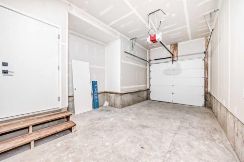 8530 Bowness Road Nw, Calgary, AB - Indoor Photo Showing Garage