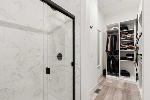 103 Haskayne Drive Nw, Calgary, AB - Indoor Photo Showing Bathroom