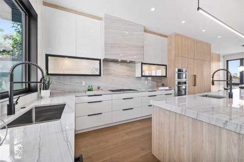 120 13 Street Ne, Calgary, AB - Indoor Photo Showing Kitchen With Upgraded Kitchen