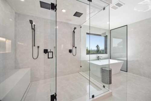 120 13 Street Ne, Calgary, AB - Indoor Photo Showing Bathroom