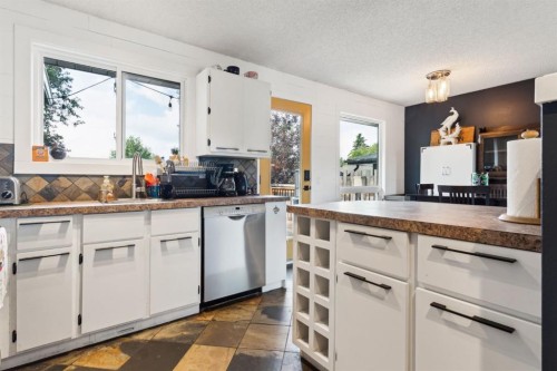 147 Falchurch Crescent Ne, Calgary, AB - Indoor Photo Showing Kitchen