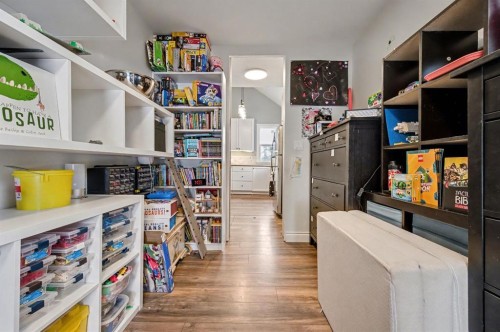 215 5 Avenue Se, Three Hills, AB - Indoor