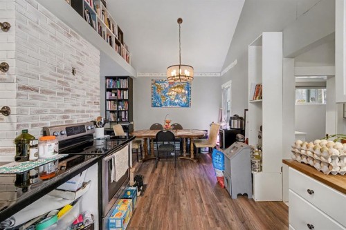 215 5 Avenue Se, Three Hills, AB - Indoor