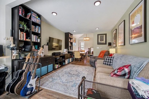 215 5 Avenue Se, Three Hills, AB - Indoor