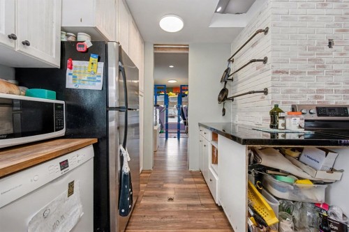 215 5 Avenue Se, Three Hills, AB - Indoor