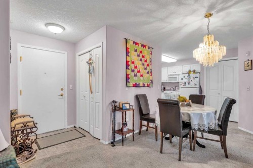 3340-6818 Pinecliff Grove Ne, Calgary, AB - Indoor Photo Showing Dining Room
