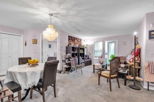 3340-6818 Pinecliff Grove Ne, Calgary, AB - Indoor Photo Showing Other Room