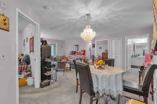 3340-6818 Pinecliff Grove Ne, Calgary, AB - Indoor Photo Showing Dining Room