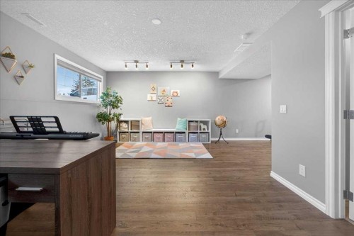 102 Hodson Crescent, Okotoks, AB - Indoor