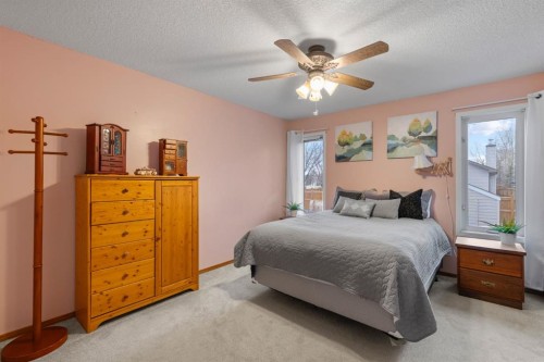161 West Lakeview Drive, Chestermere, AB - Indoor Photo Showing Bedroom