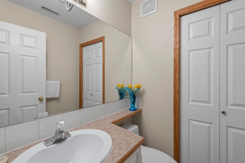 161 West Lakeview Drive, Chestermere, AB - Indoor Photo Showing Bathroom