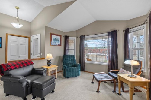 161 West Lakeview Drive, Chestermere, AB - Indoor Photo Showing Living Room