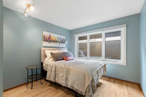 825-860 Midridge Drive Se, Calgary, AB - Indoor Photo Showing Bedroom