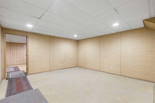 825-860 Midridge Drive Se, Calgary, AB - Indoor