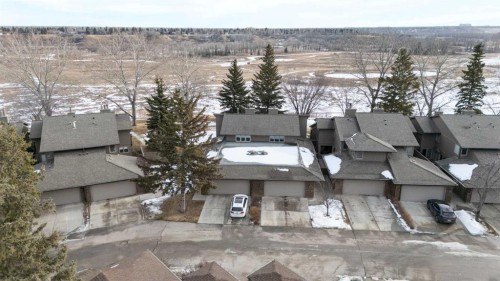 825-860 Midridge Drive Se, Calgary, AB - Outdoor