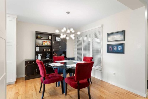825-860 Midridge Drive Se, Calgary, AB - Indoor Photo Showing Dining Room