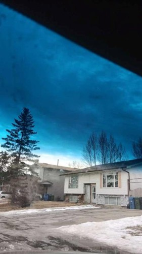 649 Pineland Road Ne, Calgary, AB - Outdoor