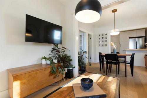 317 18 Avenue Nw, Calgary, AB - Indoor Photo Showing Dining Room