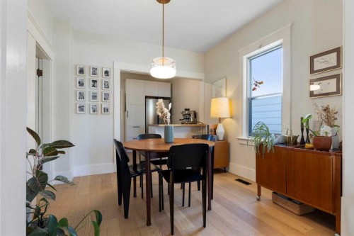 317 18 Avenue Nw, Calgary, AB - Indoor Photo Showing Dining Room