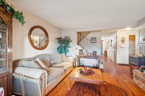 119 Whiteridge Place Ne, Calgary, AB - Indoor Photo Showing Living Room