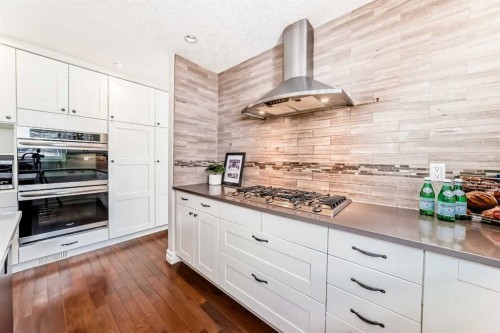 36 Stradbrooke Way Sw, Calgary, AB - Indoor Photo Showing Kitchen