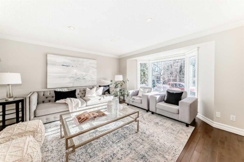 36 Stradbrooke Way Sw, Calgary, AB - Indoor Photo Showing Living Room
