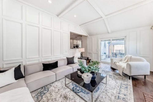 36 Stradbrooke Way Sw, Calgary, AB - Indoor Photo Showing Living Room