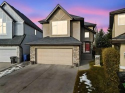 307 Valley Crest Court NW Calgary, AB T3B 5Y4