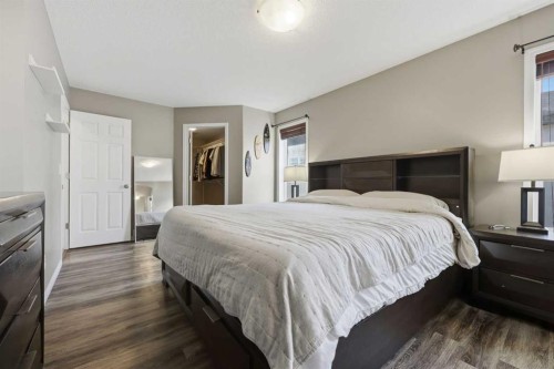 307 Valley Crest Court Nw, Calgary, AB - Indoor Photo Showing Bedroom